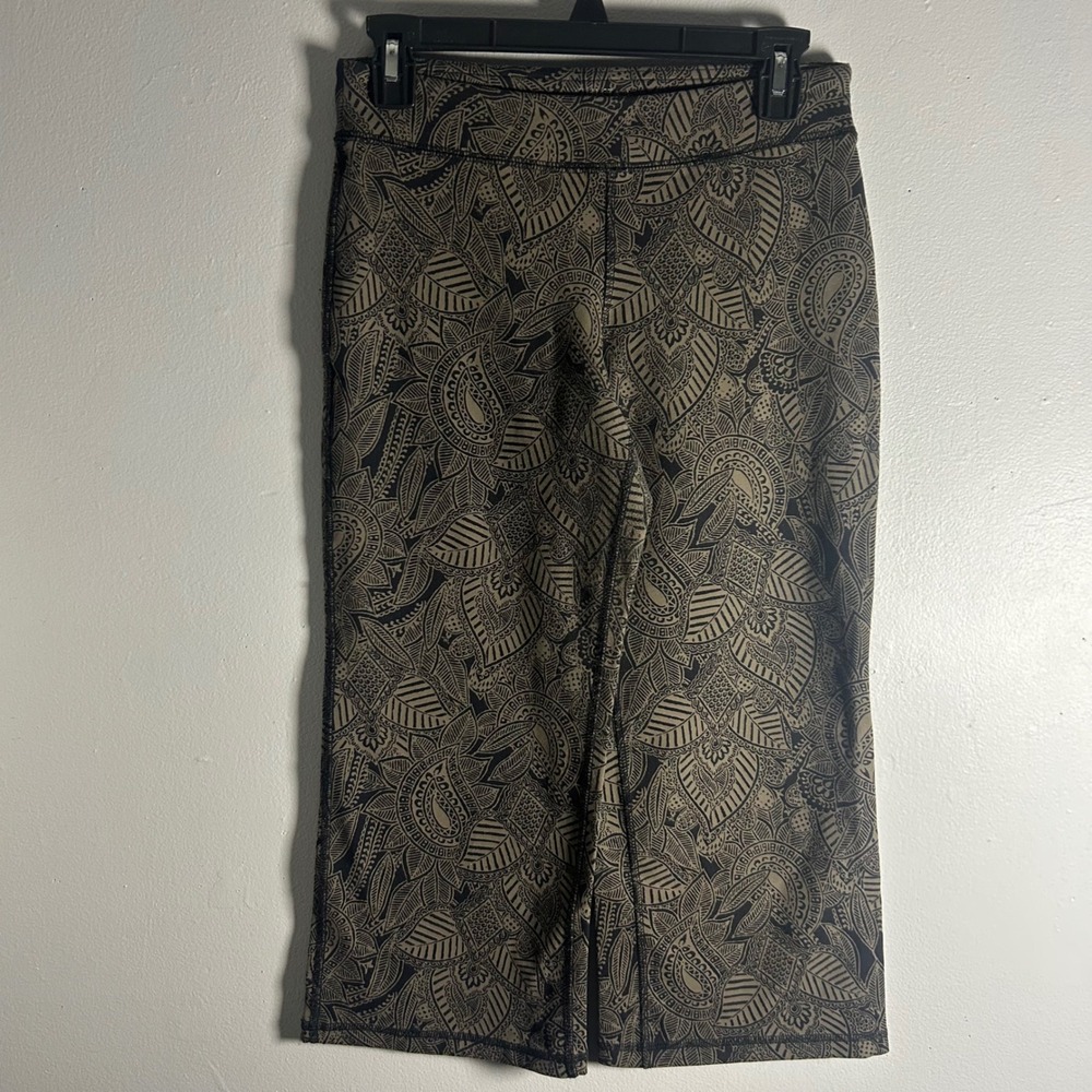 Athleta Paisley Print Capri Leggings Women's Size S Tan Black Yoga Workout